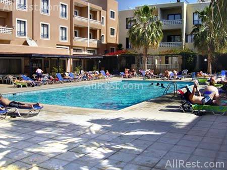 Damon Hotel Apts 3